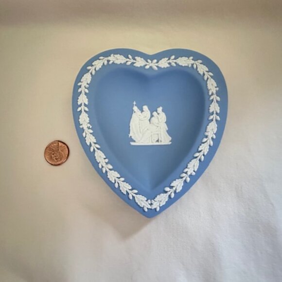 Vintage Wedgwood Jasperware Heart - Picture 8 of 10